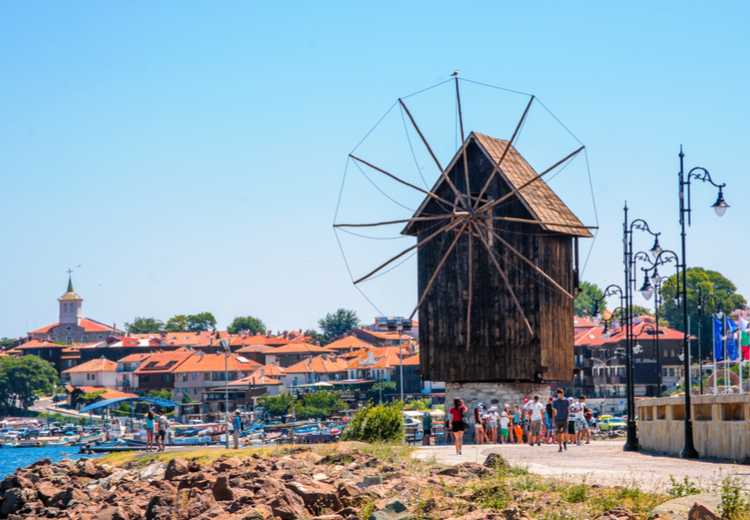טיסה לבורגס