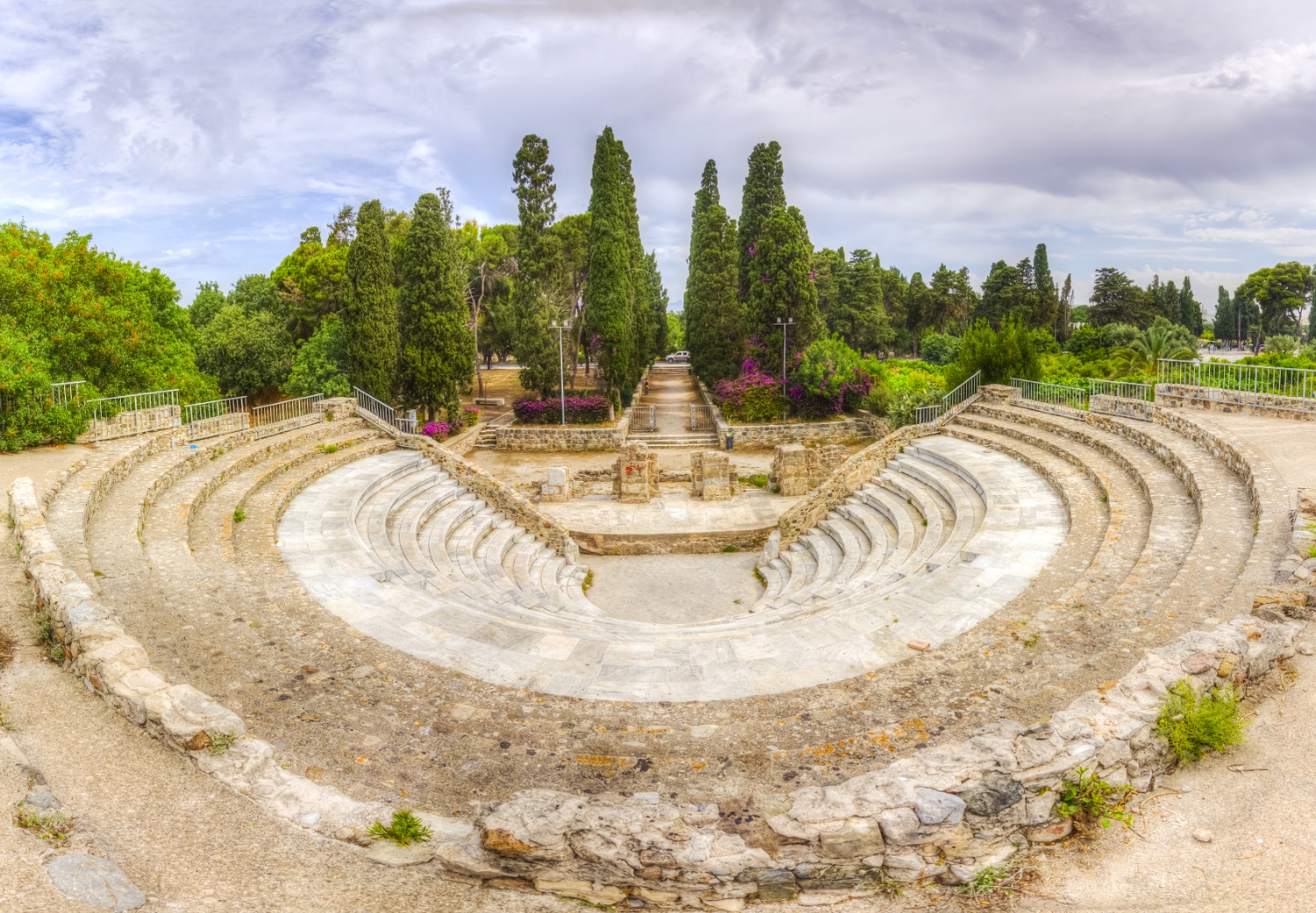 ביקור באתר היסטורי - ‪Roman Odeon of Kos‬