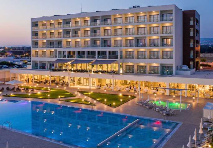 מלון לואיס בפאפוס קפריסין