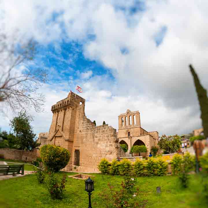 חופשה בקירניה