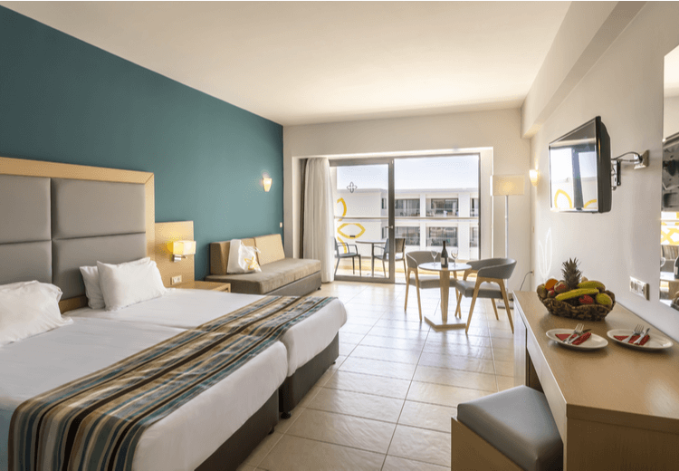 חדרים וסוויטות במלון Sentido Asterias Beach Resort