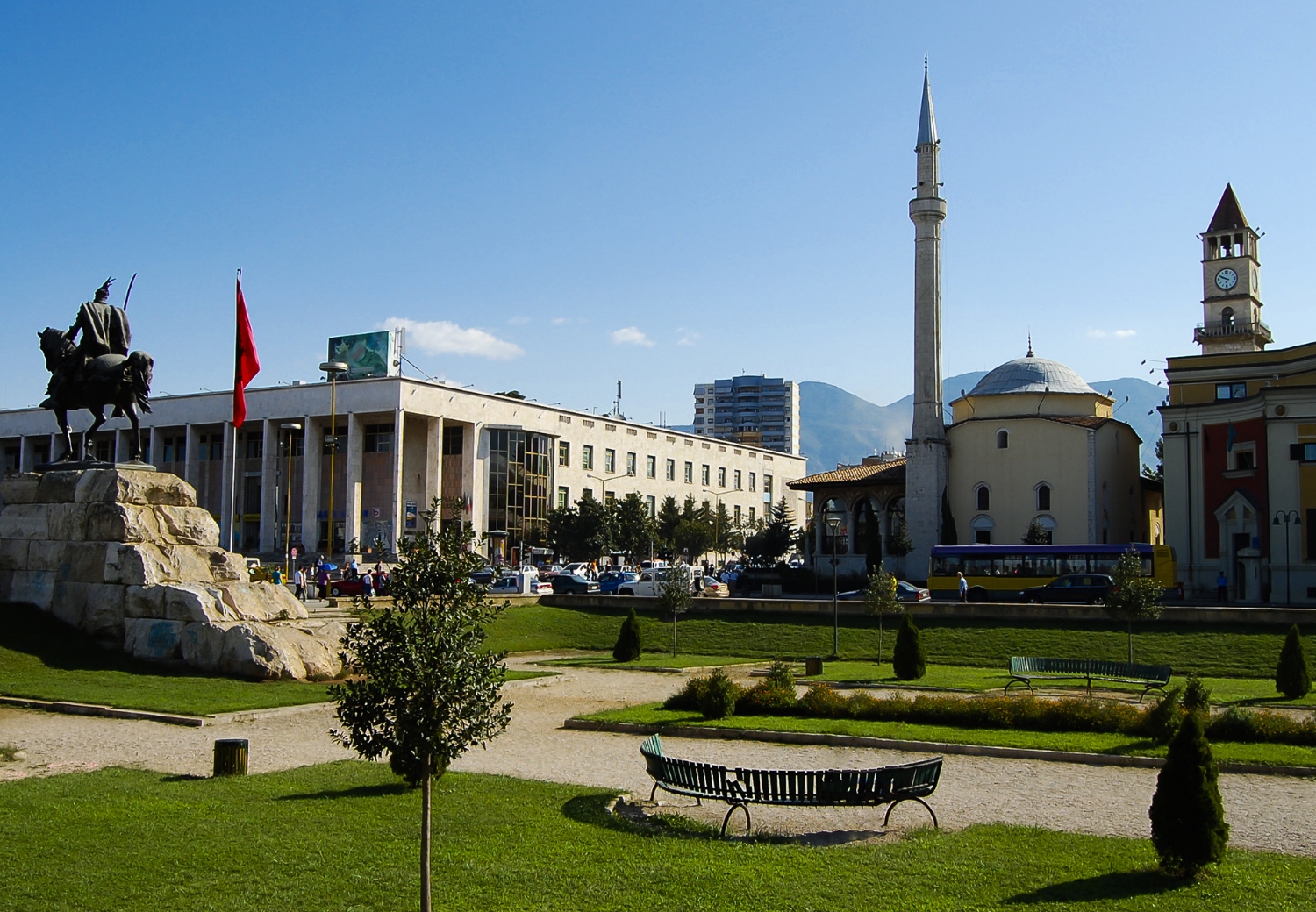 טיסה לטירנה