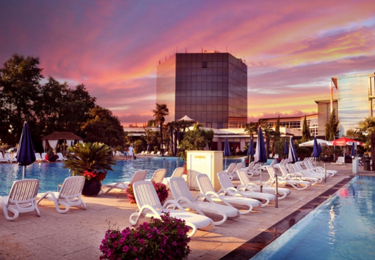 חופשה בורונה