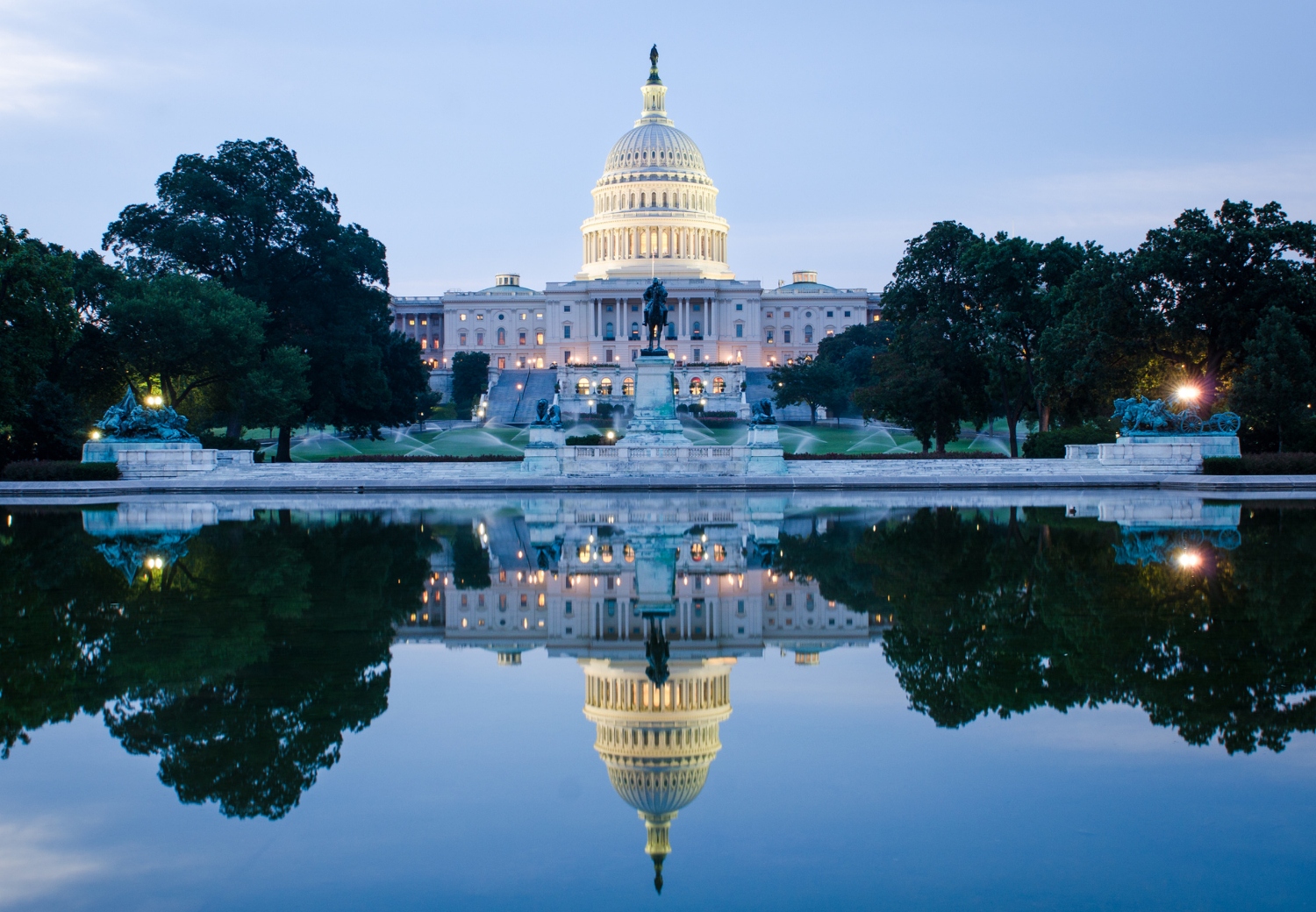 סיור לאור ירח בקניון הלאומי - Moonlit Tour of the National Mall