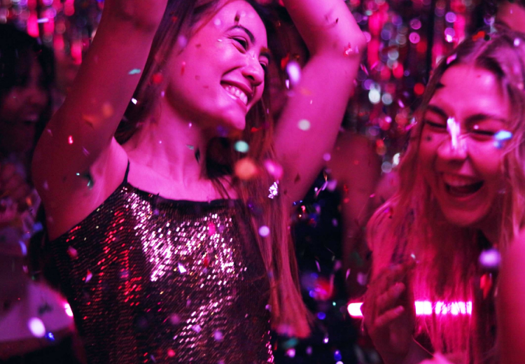 חיי לילה איה נאפה