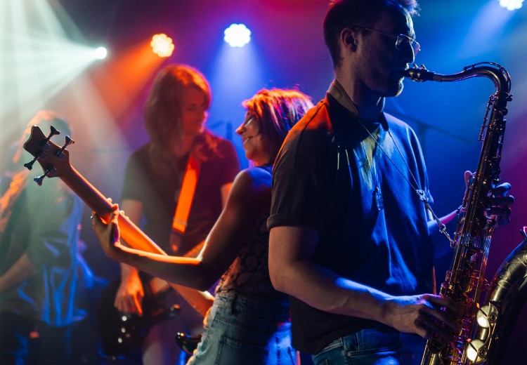 חיי לילה איה נאפה