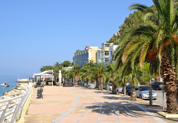 נופש משפחתי בלוטראקי