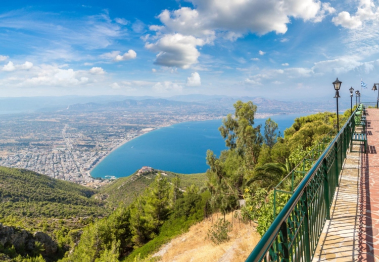 נופש משפחתי בלוטראקי