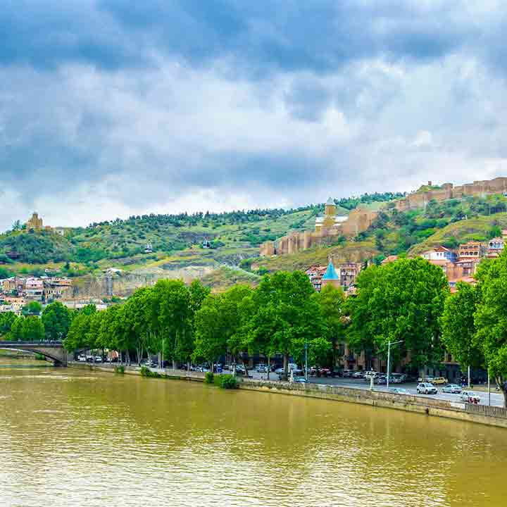 נופש בMoxy Tbilisi